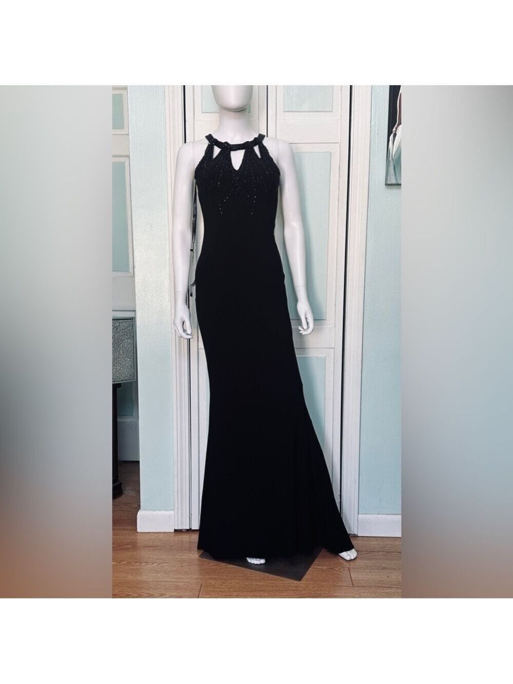 Size 0 Madison James 18-698 Black Fitted Stretch gown Prom open back Cru…